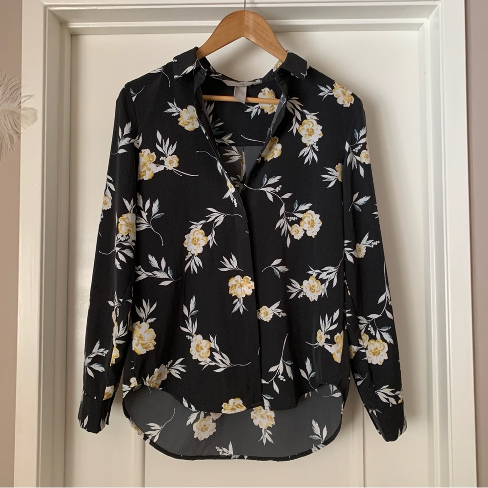 🖤Floral Black Blouse EUC